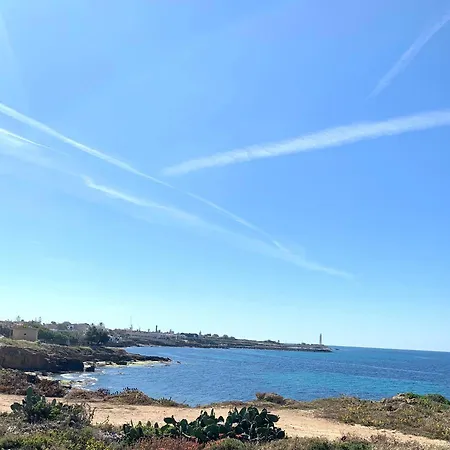 Torre Saracena 그라니톨라